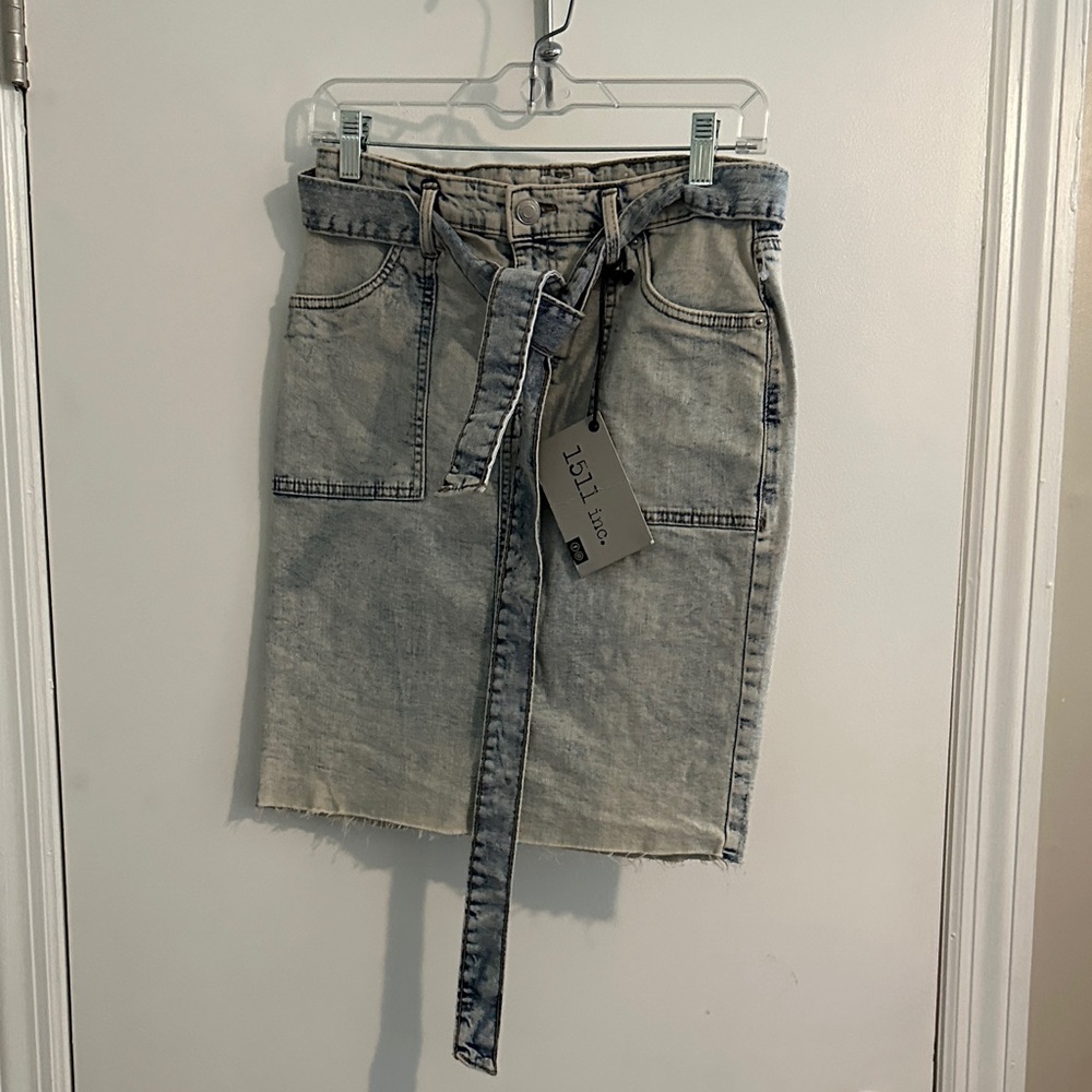 ** NWT** Denim Belted Skirt